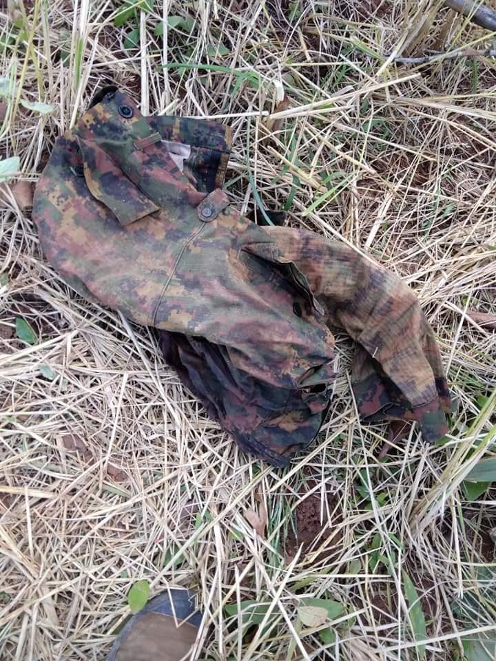 IrrawaddyNews's tweet photo. An internally displaced person was injured and six houses were damaged in artillery strikes by junta forces on Friday in Shan State’s Pekon, amid fierce clashes between civilian resistance fighters and junta soldiers. (Photo: Pekon PDF) 
#WhatsHappeningInMyanmar https://t.co/pIVAXNC53v
