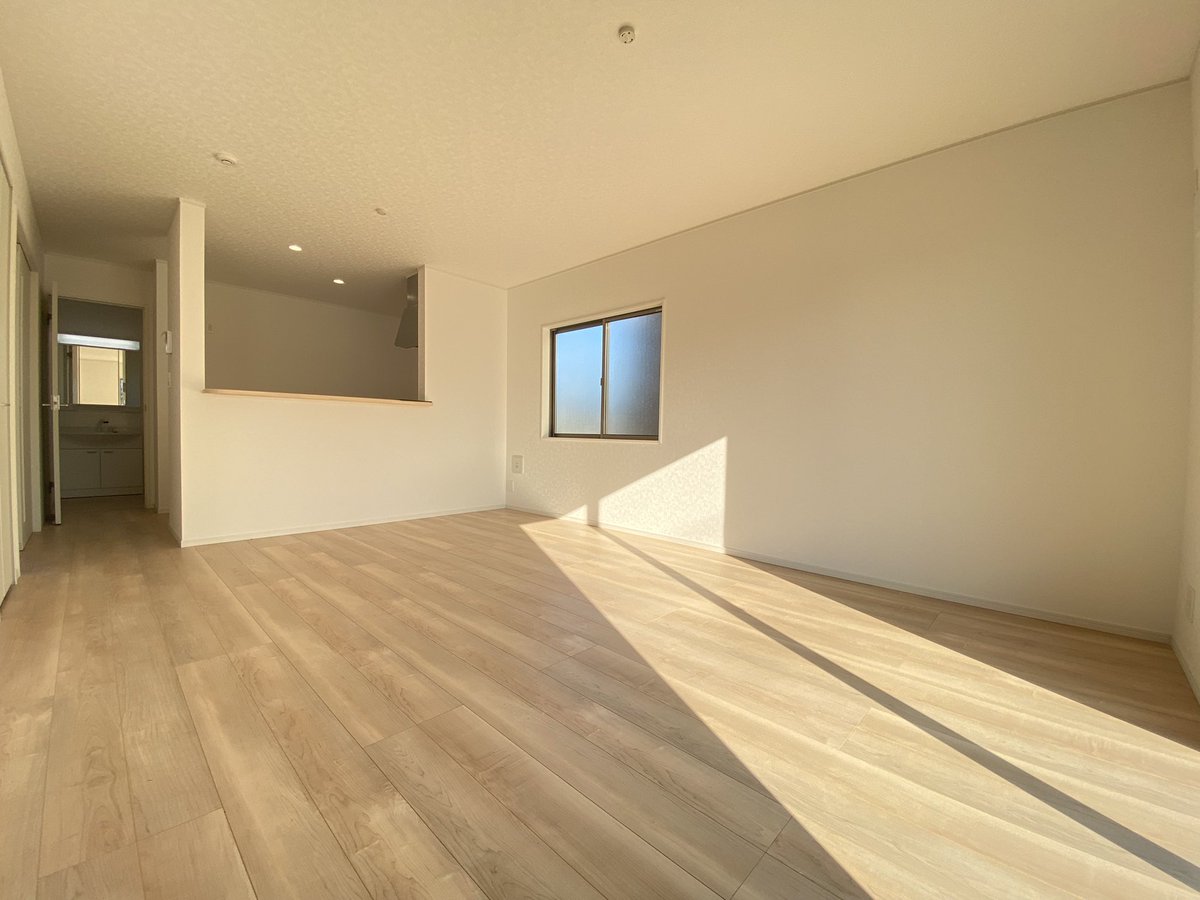 house_up_'s tweet photo. 本日と明日の２日間 11時～17時まで
伊勢崎市境女塚 現地見学会開催中です!!

ご自由に見学出来ますので、直接現地までお越し下さい!

��カーナビ】伊勢崎市境女塚44-1付近

https://t.co/hYbFu7Hi47

#不動産 #ハウスアップ  #新築 #建売
#見学会 #オープンハウス #伊勢崎 #境 https://t.co/PZjmaSHaoW