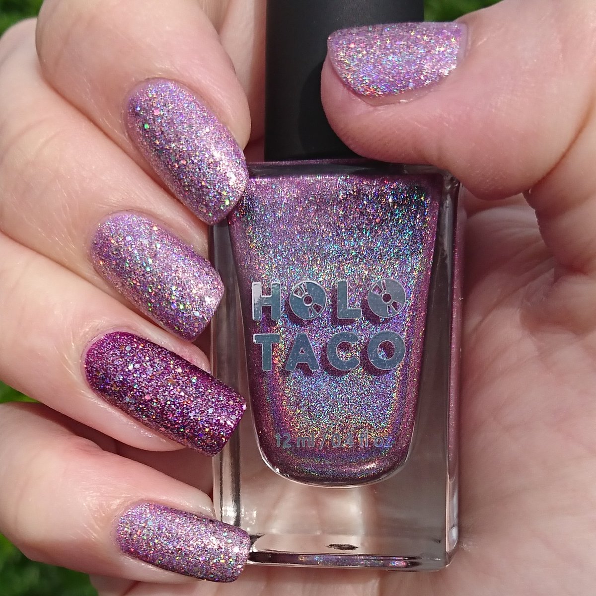 delicatelie89's tweet photo. Holo Taco combo recipe for success #2: two coats of #pinkfizz linear holo polish, plus one coat of #menchiethecat glitter holo polish ๐ฟ๐ฎโจ๐๐ #holotacocombo #holotaco @holotaco @nailogical https://t.co/wC28CClHG3