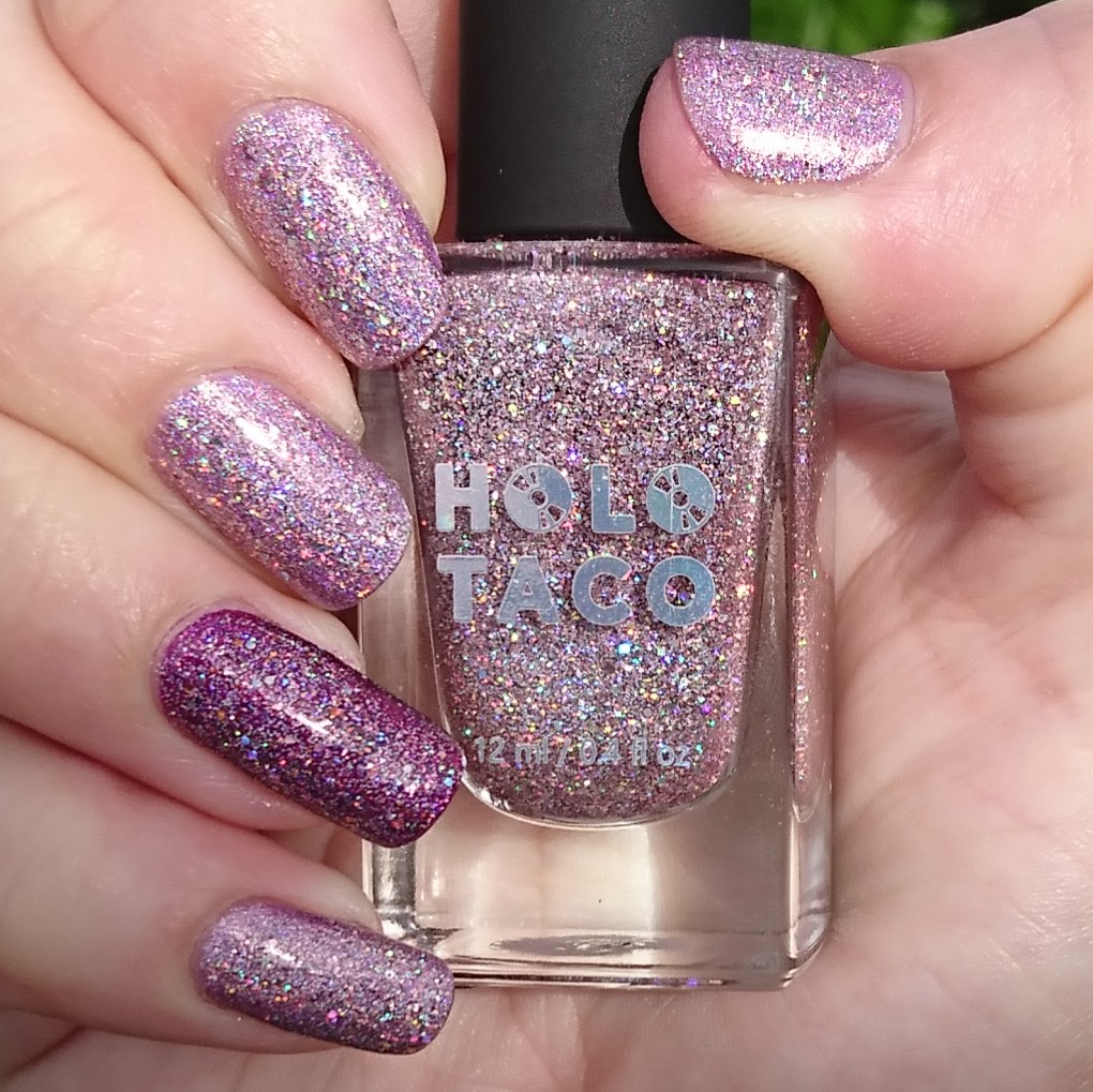delicatelie89's tweet photo. Holo Taco combo recipe for success #2: two coats of #pinkfizz linear holo polish, plus one coat of #menchiethecat glitter holo polish ๐ฟ๐ฎโจ๐๐ #holotacocombo #holotaco @holotaco @nailogical https://t.co/wC28CClHG3