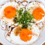 朝ごはんにもぴったりそう!たった3つの材料で作れちゃう、煮卵風の「目玉焼き」レシピ!