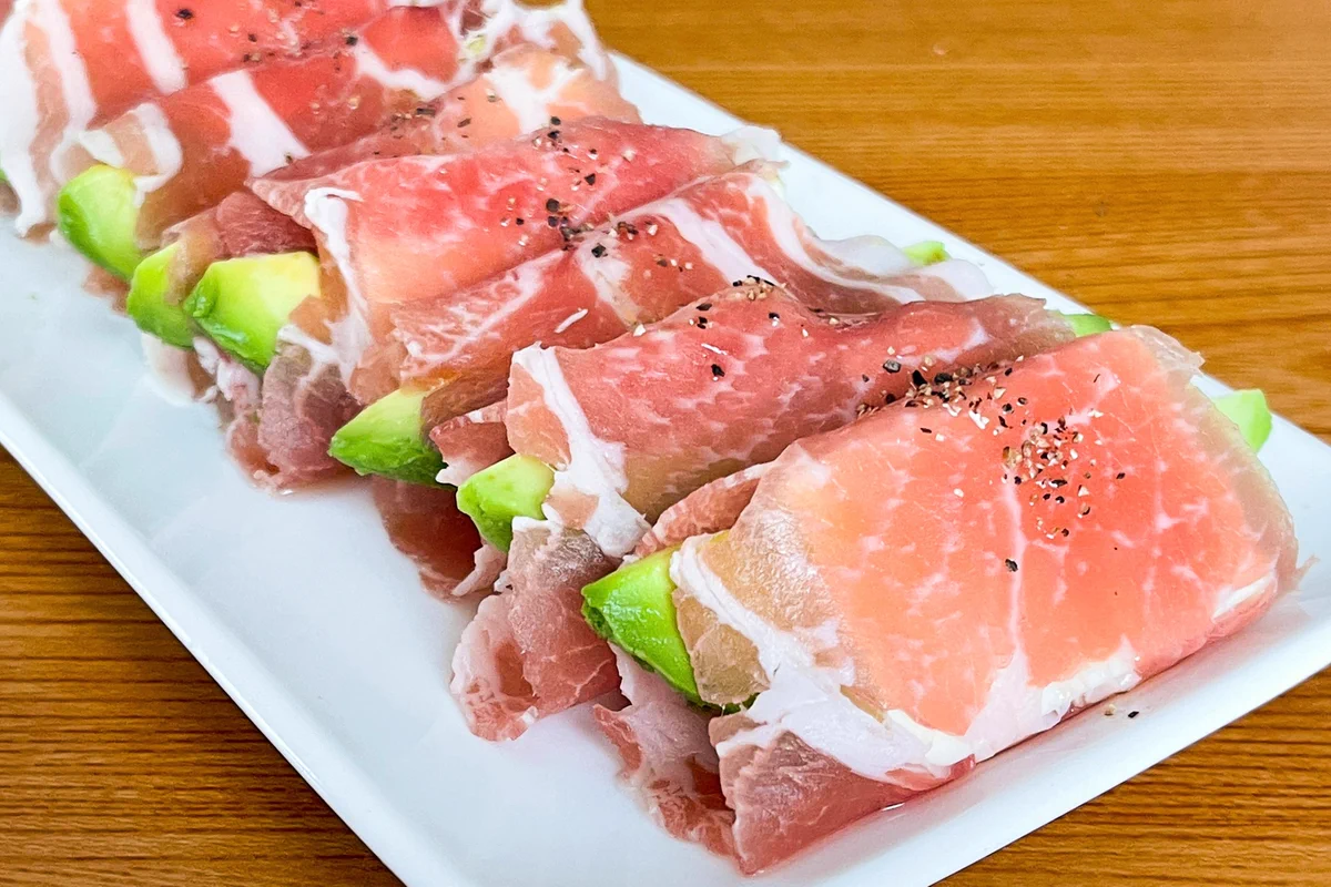 アボカドなどを生ハムで巻いて餃子風に！おつまみにもぴったりそうな簡単お手軽レシピ！