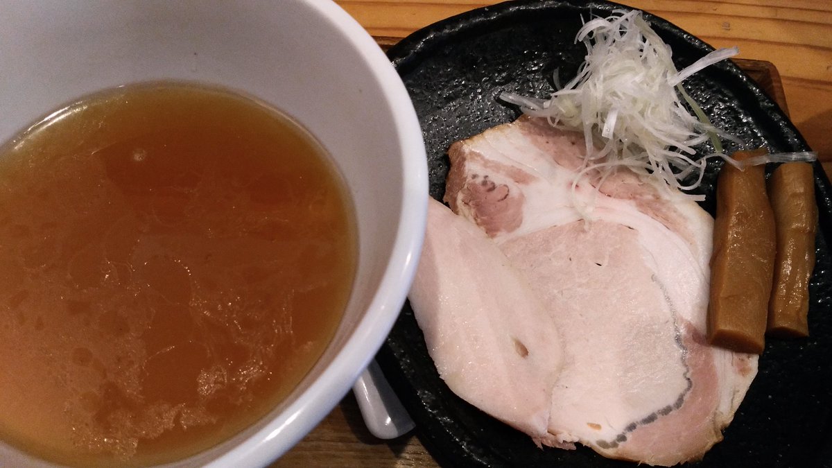furusan's tweet photo. 麺屋鈴春@本郷三丁目
塩つけ麺300g1050円
ウマウマごちそうさまでした。

#鈴春
#本郷三丁目
#塩ラーメン
#ラーメン
#らーめん
#らぁめん
#らぁ麺
#つけめん
#つけ麺
#ラーメン巡り
#ラーメン大好き
#ウマウマ
#ごちそうさまでした https://t.co/HcrP0oBmNE