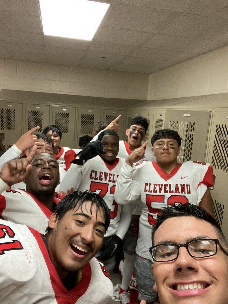 hectorgodinez72's tweet photo. a win to finish up the season, proud of all of these guys🖤! https://t.co/G1vYNjUgNv