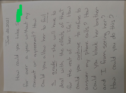Starlighttonig1's tweet photo. I hand delivered this note to the place where I believed my daughter to be on the date noted. Both her grandmother and her father refused to let me see her, and they both refused to see my son. https://t.co/fuCXw8zedO