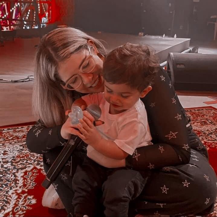 vharrys_'s tweet photo. Quando bater a saudade olha aqui pra cima, sabe lá no céu aquela estrelinha 🌟 MARÍLIA MENDONÇA 🖤😭 https://t.co/tZ6wUmyTjv