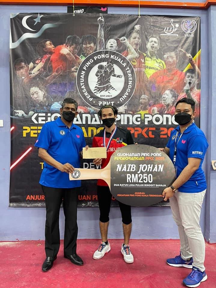FitTerengganu's tweet photo. Ping Pong Terengganu kembali aktif apabila Persatuan Ping Pong Kuala Terengganu menganjurkan Kejohanan Ping Pong Perseorangan Kuala Terengganu yang disertai pelbagai golongan remaja, dewasa, legend pun ada.

Tahniah para pemenang.🖤🤍

#PingPong
#SportsFactory
#FitTerengganu https://t.co/5KiuWK3tqQ