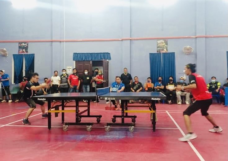 FitTerengganu's tweet photo. Ping Pong Terengganu kembali aktif apabila Persatuan Ping Pong Kuala Terengganu menganjurkan Kejohanan Ping Pong Perseorangan Kuala Terengganu yang disertai pelbagai golongan remaja, dewasa, legend pun ada.

Tahniah para pemenang.🖤🤍

#PingPong
#SportsFactory
#FitTerengganu https://t.co/5KiuWK3tqQ