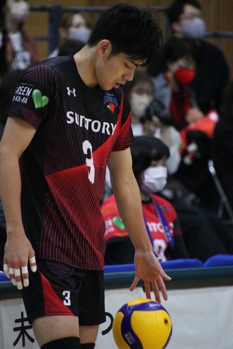 Jhe7887's tweet photo. 11/6 YMITアリーナ

このボールくるってするやつ好き

#サントリーサンバーズ 
#小野遥輝 選手 https://t.co/l1XH7gjVDh