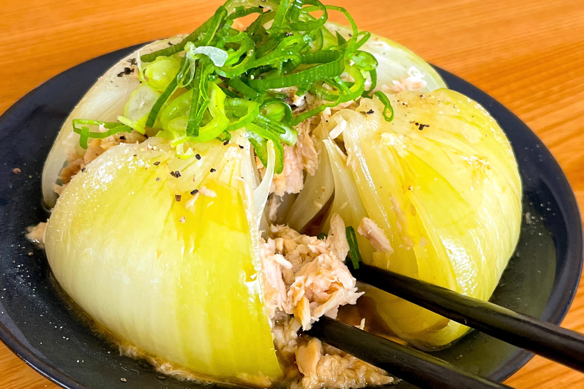 玉ねぎ丸ごと一個をぺろりと食べられちゃいそう！簡単で美味しそうな料理のレシピ！