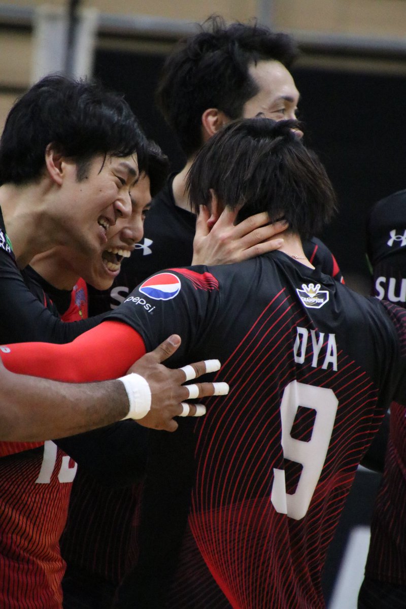 Jhe7887's tweet photo. 11/6 YMITアリーナ

#サントリーサンバーズ 
#大宅真樹 選手
#柳田将洋 選手 https://t.co/vdmM6cvCDu