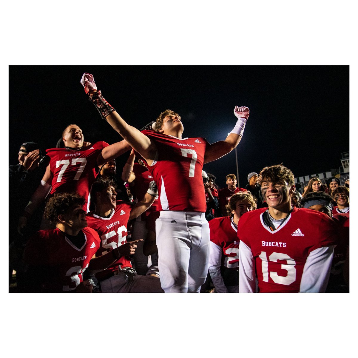 isaacmritchey's tweet image. Grand Blanc senior tight end Jack Goldie (7) raises his arms in celebration as he is cheered by teammates after a 49-28 victory over Howell in the MHSAA Division 1 district final on Friday, Nov. 5, 2021 at Goodrich High School.

Story and more photos:

bit.ly/3EUo9A1