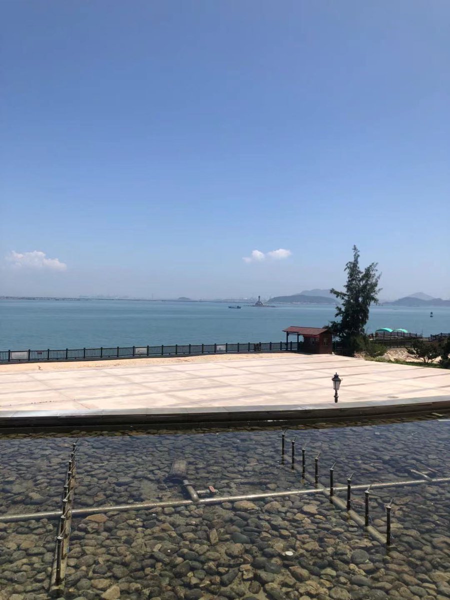 ruby110311's tweet photo. 在这个横冲直撞的世界，我们需要拥有强悍无比的内心。 https://t.co/GuSEfIcrge