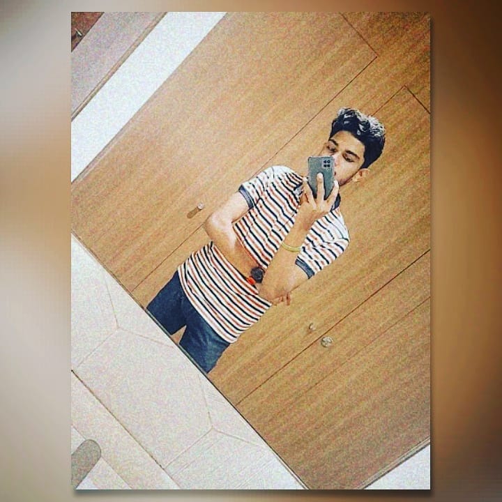 Linath_Lakhiru's tweet photo. 🏁Own lane,Own race,Own pace🥂

'There is no exquisite beauty without some strangeness in proportion'🌠
-Edgar Allen- https://t.co/4DzqApXp9J