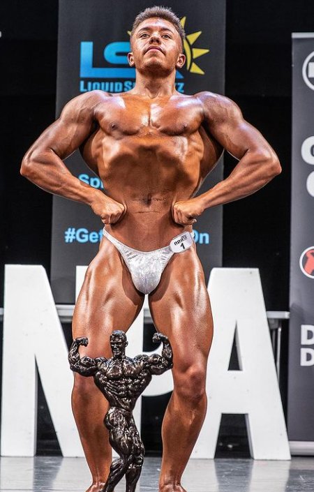 Urudi6's tweet photo. #teenmuscle https://t.co/CIOuv6ck2B