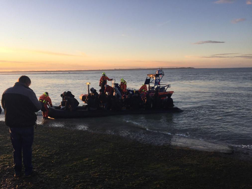CourrierPicard's tweet photo. Soixante-cinq migrants secourus au large de la baie de Somme et de la baie d’Authie https://t.co/sPSH1SnCW9 https://t.co/dymS5nvql8