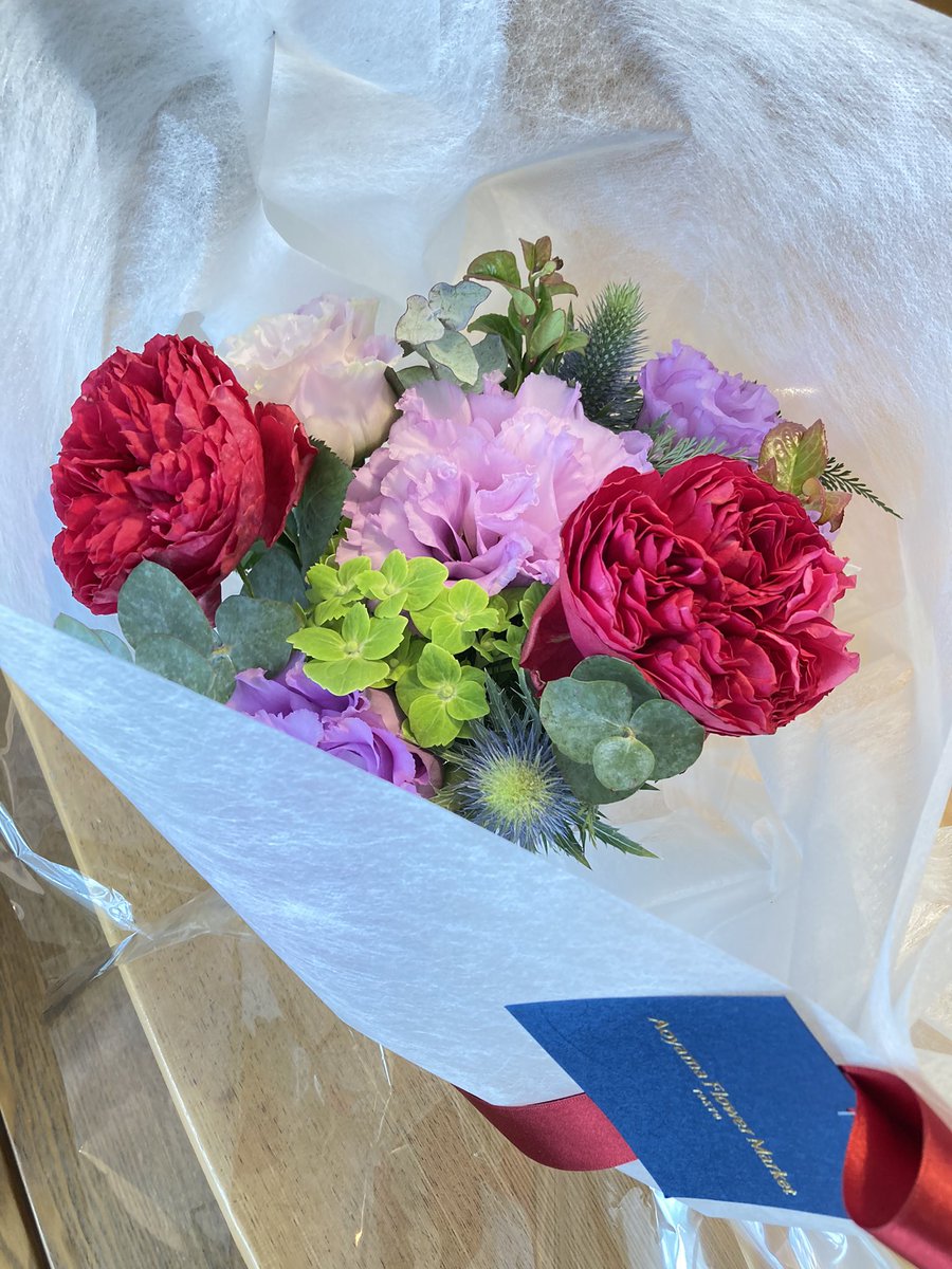 生まれました〜!18になった!編集部から大人っぽーいお花が届きました!ありがとうございます!! 