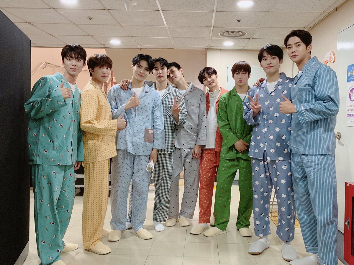 daa_isy_'s tweet photo. D-3✨🙌
SF9FIGHTING 🔥
#MAMAVOTE #sf9 https://t.co/3oHVbjTEX5