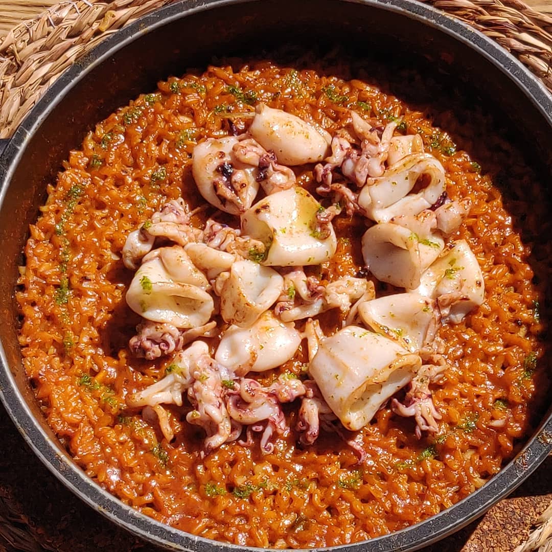 vialliure's tweet photo. 🍴🍸 No patiu, perquè avui també tenim... el concurs del restaurant La Calma a Platja d'Aro! Per tant, posem en joc un altre àpat digne d'un rei o reina per a 2 persones.

📲 Només heu de fer RT d'aquesta piulada des d'ara i fins a les 8 del matí. Molta sort a tothom! https://t.co/mPRTEfH809