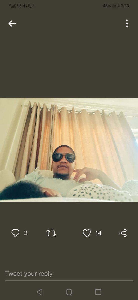 rethabilemaxwel's tweet photo. I need a group of people to help me call this person 082 059 5935 who goes by the name of Siyabonga Sakhile Gule who scammed me on Facebook to threaten him to pay me this money that he owes me!! He is a scammed who faces @Absa proof of payments to people. This is his people. https://t.co/eyRzi1EivW