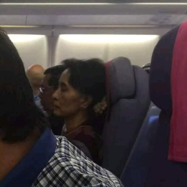 ZephyrThluai's tweet photo. DASSK was the country's highest official but she do not fly with a private plane, didnt even in business class,no unnecessary expenses of state budget. She even donated her own belonging &amp; salary to her people. Such good people being prosecuted for corruption is out of words 🇲🇲 https://t.co/k0xEpnjHJt