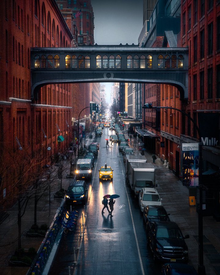 BebuCesco's tweet photo. A rainy day in NYC ~ © Michael Sidofsky https://t.co/aAByNaxNqM