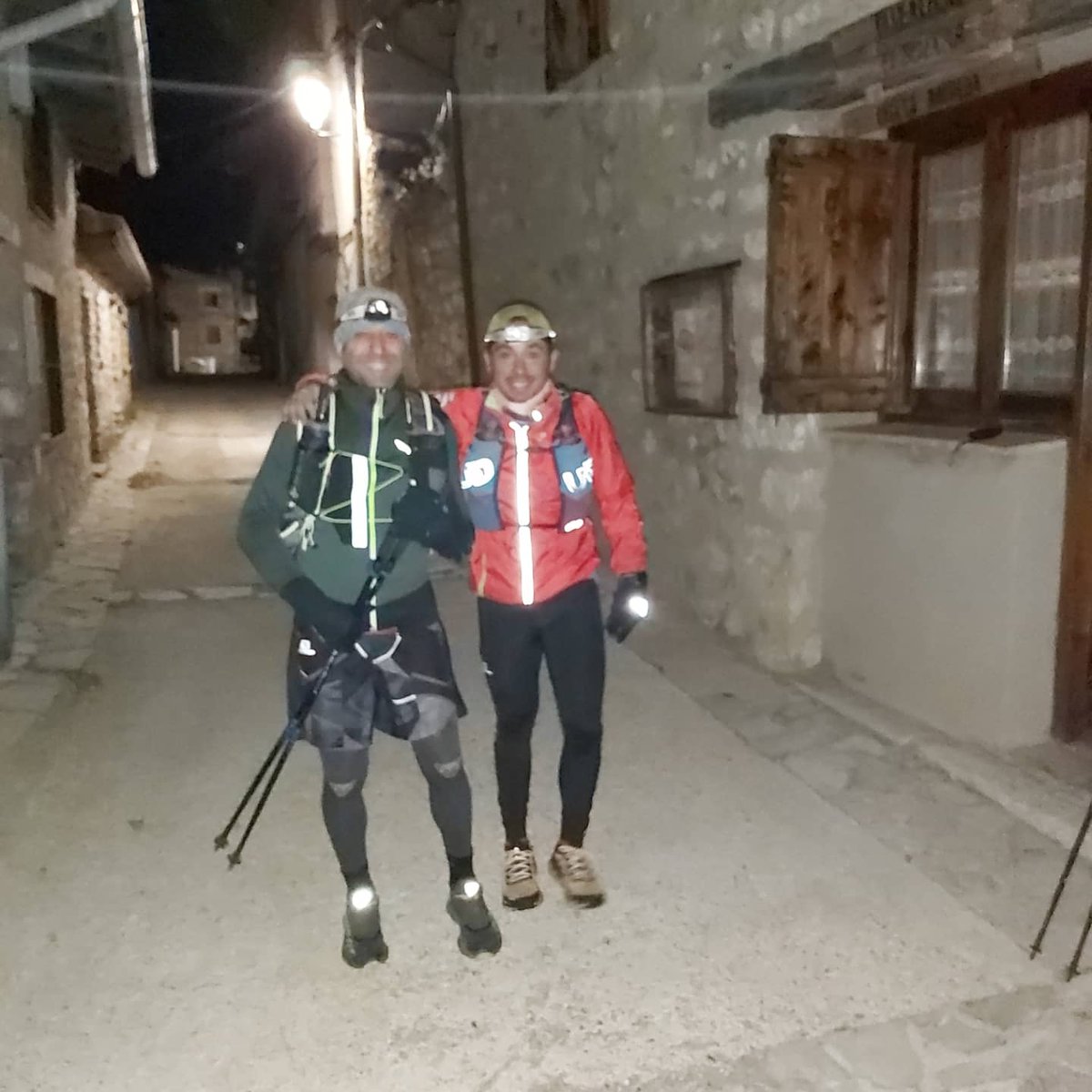 7Pobles's tweet photo. En temperatura de plè hivern han començat els amics de Traiguera la #7poblestinença #nonstop i els #3regnesbtt #nonstop en el memorial #RoberVidal d'enguany.

Moltíssimes gràcies per tornar un any més en la cita de la muntanya 🙏

Ja ho sabeu, com diria Rober, meneo! https://t.co/zJVn4x8gKj