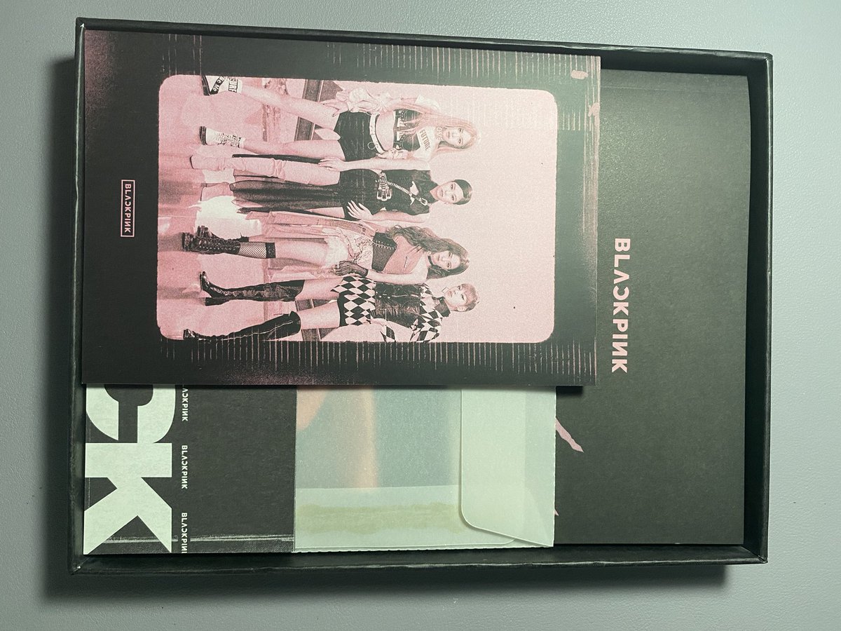 jncsellsph's tweet photo. [WTS LFB ph only]
BLACKPINK Kill This Love Album (Black ver.)
•mint condition
•unsealed, no pc
•with ROSÉ folded poster
•with freebies

Php700
DM us!

tags: #jncselling #BLACKPINK #JISOO #JENNIE #ROSÉ #LISA #KTL #KillThisLove https://t.co/p01Go4WeiM