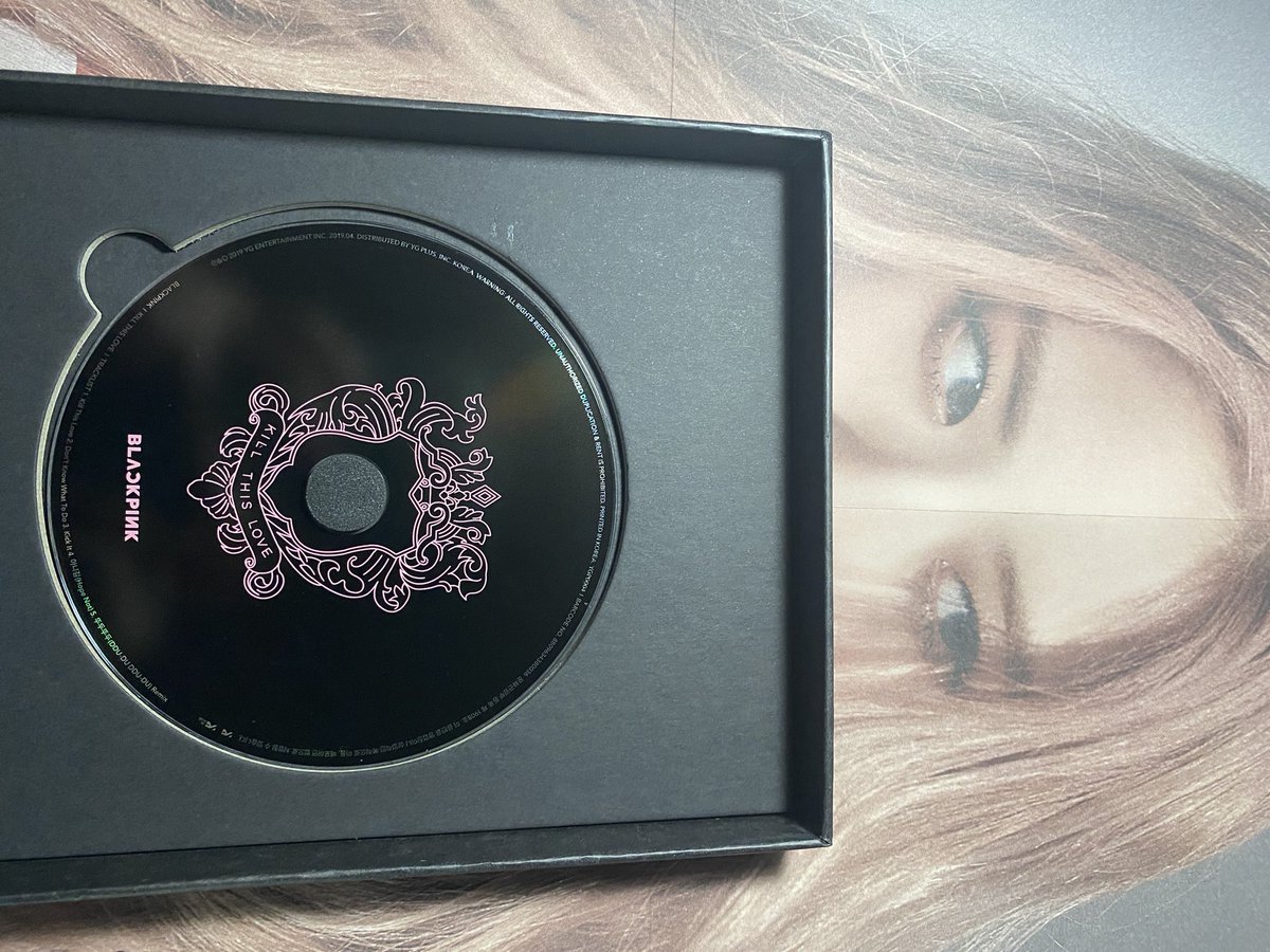 jncsellsph's tweet photo. [WTS LFB ph only]
BLACKPINK Kill This Love Album (Black ver.)
•mint condition
•unsealed, no pc
•with ROSÉ folded poster
•with freebies

Php700
DM us!

tags: #jncselling #BLACKPINK #JISOO #JENNIE #ROSÉ #LISA #KTL #KillThisLove https://t.co/p01Go4WeiM
