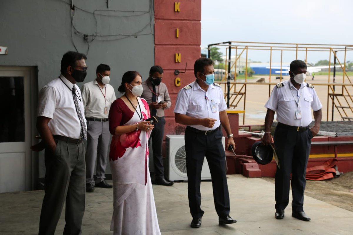 DeirdreDe's tweet photo. Phone, sanitizer, mask ...much needed essentials for a work day @CIAR_SriLanka
#workdays #ciar #airports #sariday #emergencydrill #workmode #srilankaairports #stayingsafe #worksafe #travel https://t.co/Eralcw2UTS