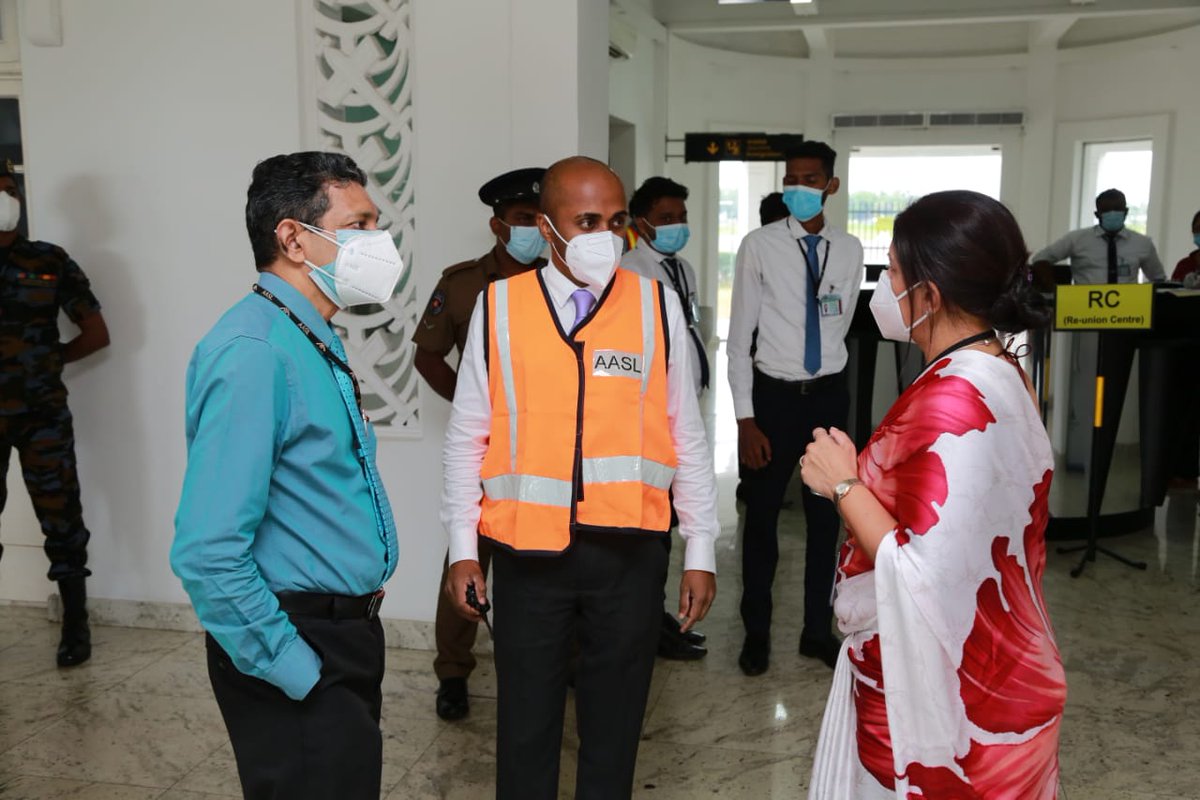 DeirdreDe's tweet photo. Phone, sanitizer, mask ...much needed essentials for a work day @CIAR_SriLanka
#workdays #ciar #airports #sariday #emergencydrill #workmode #srilankaairports #stayingsafe #worksafe #travel https://t.co/Eralcw2UTS