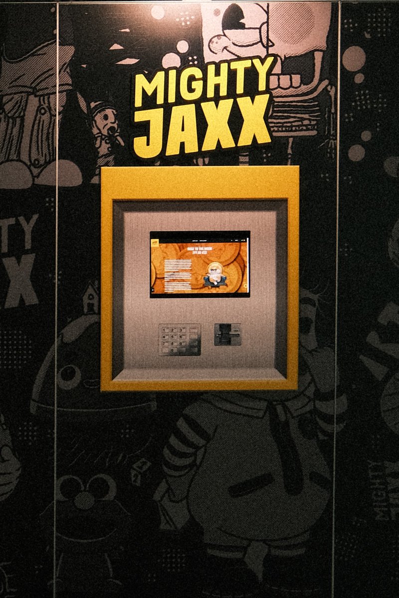 Mighty_Meta's tweet photo. Sneak peek at the Doge to the Moon NFT ATM at  @complexcon🤫 

Limited edition of 300 phygital collectible, visit booth B100 to secure yours this weekend!

#complexcon #complexcon2021 #doge #nft #phygital #tothemoon #dogetothemoon #nftcollectors #dogelon #dogelonmars #dogearmy https://t.co/HFKRxHff6Z