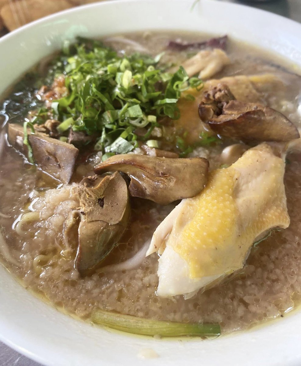 TIPTUBE9's tweet photo. Chicken porridge 🥣 
#food https://t.co/XWhz4dwJ5J