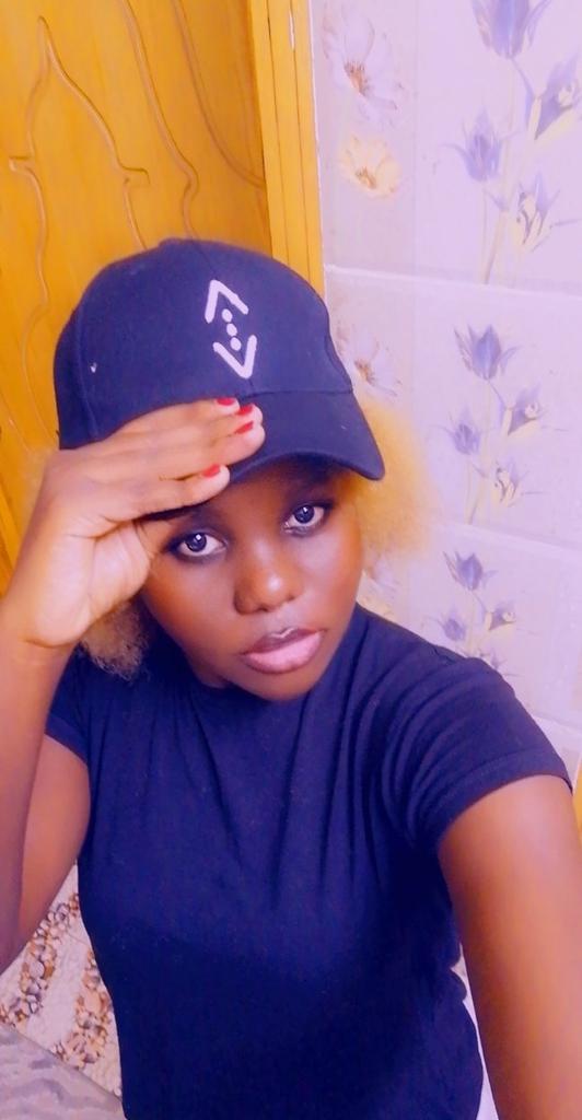 Am giving out my sister 🚶🚶 if at all Manchester United fails to win😭 <a href="/NamukoseCynthia/">Aprilqueen 👑❤</a>