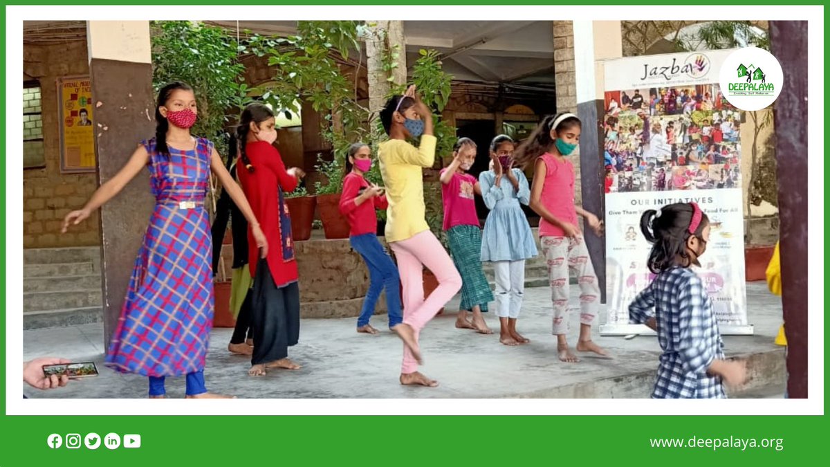 deepalayadelhi's tweet photo. On 30th October, a team from @Jazbafoundation visited the Sanjay Colony centre, #Deepalaya. On the occasion of Diwali, they conducted a session with our students. Fifty students and five teachers attended the session. #Diwali #enablingselfreliance #deepalayango #donate #donatenow https://t.co/rWUUNgi85c