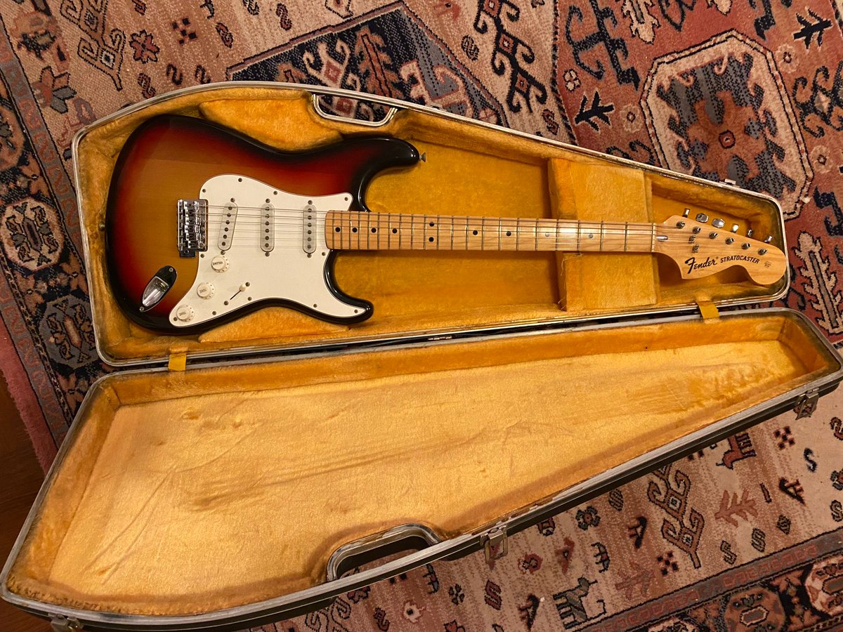 FunkyFranz's tweet photo. 1974 Fender Stratocaster #fender #stratocaster #FunkyFranz https://t.co/WXA4dF2GlW