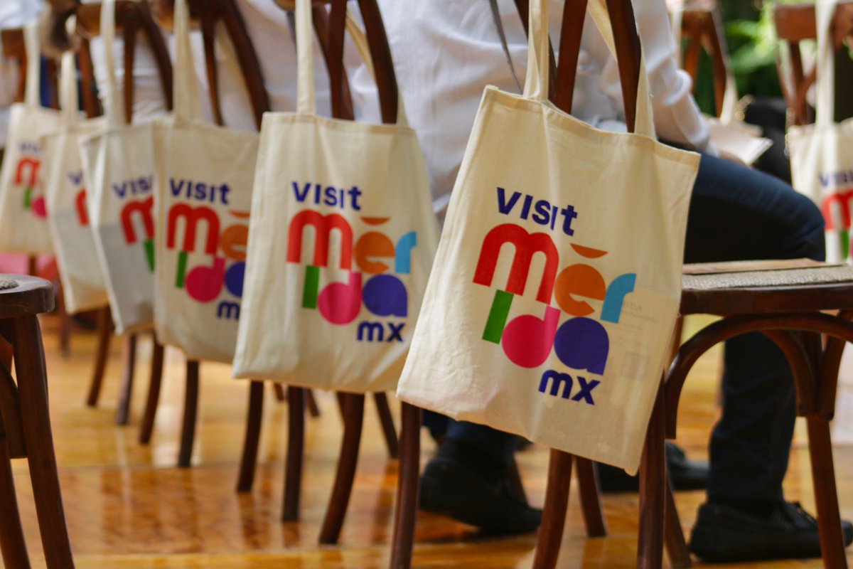 gaby_echeve's tweet photo. Con mucho orgullo y llena de sentimientos de gratitud hacia muchas personas, principalmente al alcalde @RenanBarrera por la confianza que nos dió para crear y desarrollar la marca @VisitMeridaMx. Destaco el esfuerzo y la entrega de muchas personas que han contribuido a lograrlo! https://t.co/Bg1oYEegXO