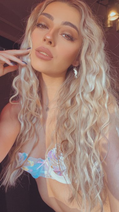 The outside is the only place we can truly be inside the world. ❤️ #PlayOutsideDay I am online now! ✨  https://t<a href="/tag/playoutsideday"class="tags"><span>#playoutsideday</span></a>