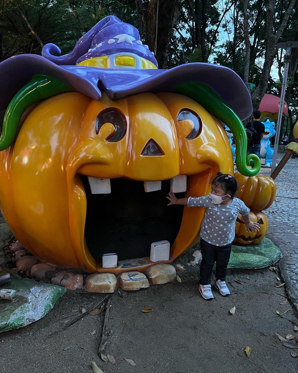 deqna__'s tweet photo. Khayla : pumpkin plez brush ur teeth https://t.co/rzuQz56EKf