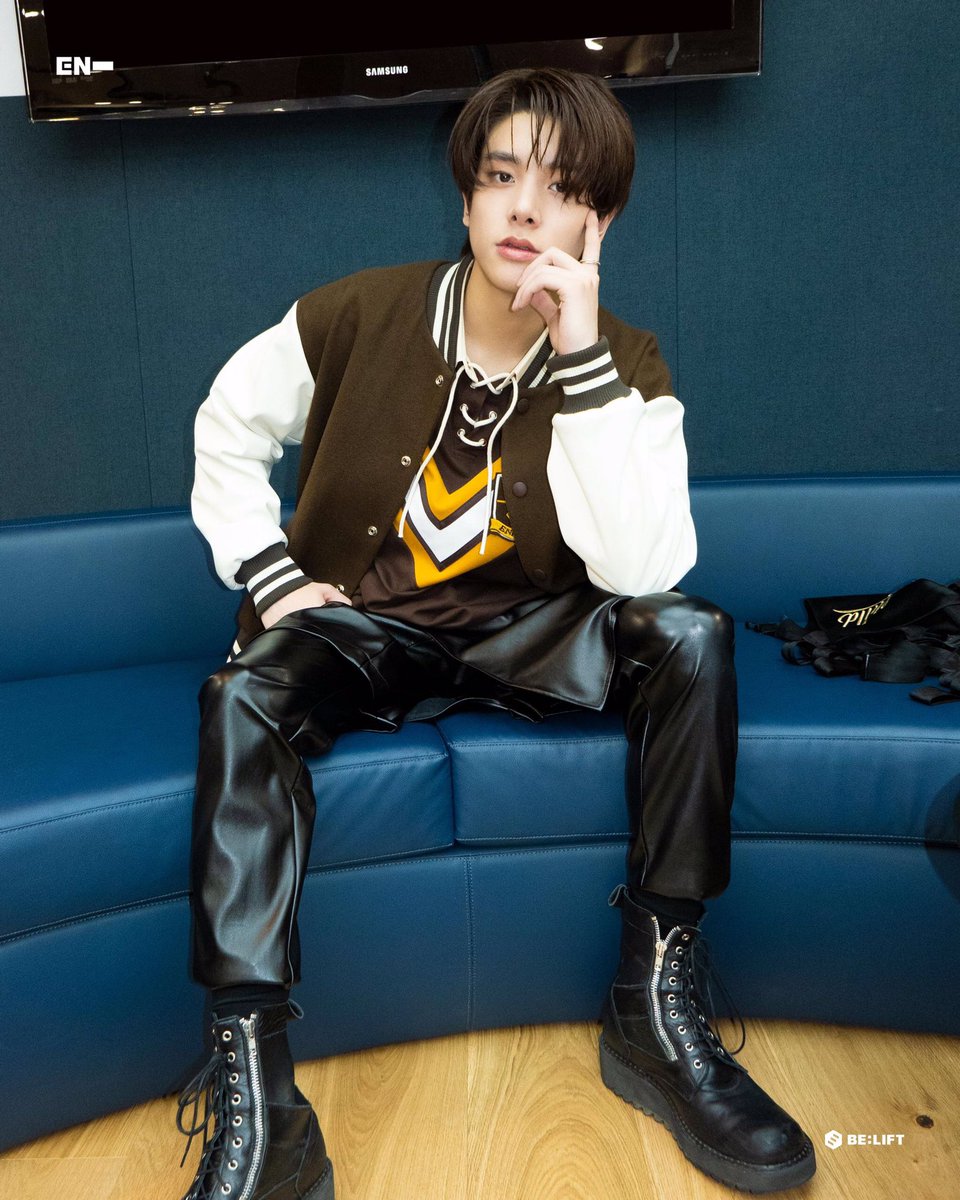 Red_Rose1511's tweet photo. อยากปั้นๆเป็นก้อนแล้วกลืนลงท้อง #JAKE #ENHYPEN @ENHYPEN_members https://t.co/4z9YDcwk4a