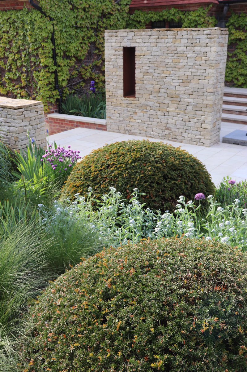 This month's <a href="/homesandgardens/">Homes & Gardens</a> explores the benefit of incorporating topiary in the garden with advice from SGD Members @GavinMcWilliam <a href="/leethegardener/">Lee Bestall</a> and <a href="/MiersRichard/">Richard Miers</a>