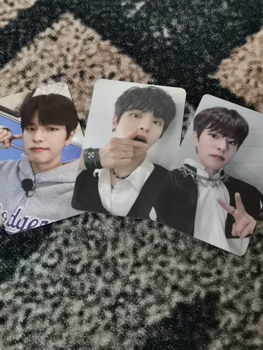 bloomingro's tweet photo. my sister's seungmin wolfgang ld safely arrived 🤍 thank you coco for selling these at cheap price 🥰 #cococheezyfeedback https://t.co/zSyLsDG62n