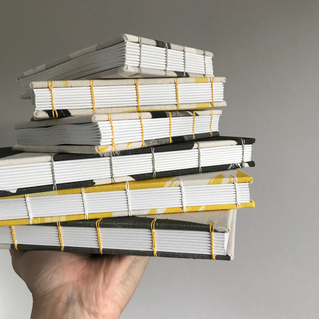 HelloFlorrie's tweet photo. Simone of #shapeofhome will be at the @VADundee as part of the @TeaGreenEvents Christmas Market, with a stack of these sketchbooks!

Open 10-5, free entry.

Pop over and say hello! 

#earlybiz #market #christmasgift #dundee #handmade #teagreen #design #uniquebooks #visitdundee https://t.co/MwcDzBbZ5m