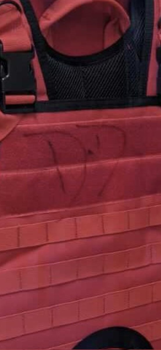 @drdisrespect @TTfue Let's take some time to appreciate the signature 😂