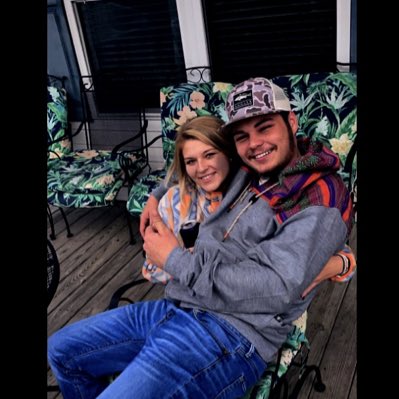 HayleyMarissa's tweet photo. #NewProfilePic https://t.co/4czKIxS7LB