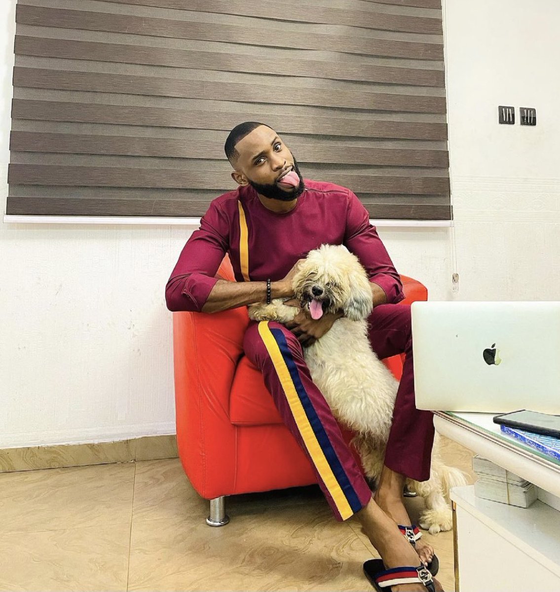 DromoGee's tweet photo. Guess who finally meets daddy todayyyyyyyyππΌππΌππΌ
Zeusssssssssβ¦..
#EmmanuelUmoh #EmmanuelAt24 #EmmanuelInPH #EMMA #Emmarose #BBNaijaShineYaEye #BBNaija https://t.co/9wnvjz7m0F