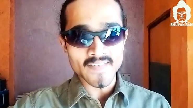 isimsiz_09's tweet photo. “Imran khan ne maaHoddi pak 🇵🇰 ki”
~Fameer Fuddi
#rs145 #PetrolPrice https://t.co/6m1pSo7nEB