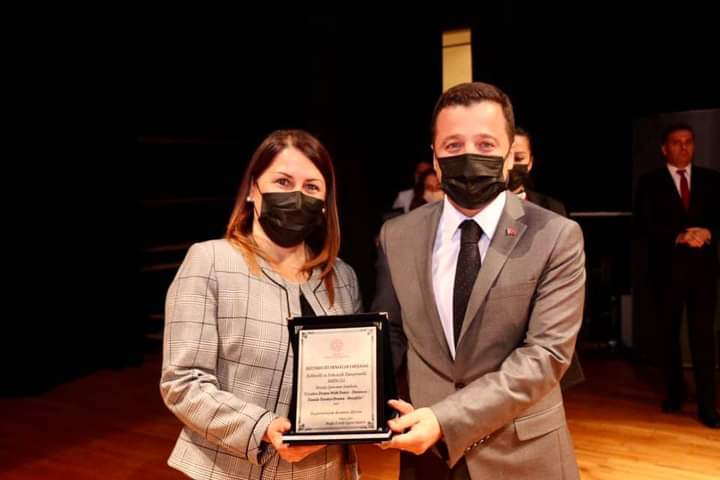 MenteseA's tweet photo. Eğitimde Muğla’nın Enleri,En İyi Örnekleri Ödüllerini Aldı
Törene Muğla Valisi Sn. Orhan TAVLI,İl Milli Eğitim Müdürümüz Sn.@emrecay55 ve ilimiz protokolünün saygıdeğer üyeleri katıldılar.okulumuz iki ödülle törende yerini aldı.@mugla_mem @mentesegovtr @mentesemem https://t.co/8uLndcxVl4