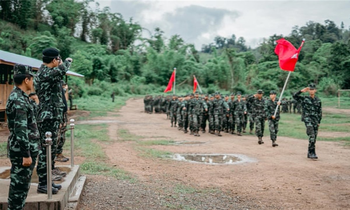 ကွမ်းခြံကုန်းတွင် ရန်ကုန် PDF က စစ်ကောင်စီတပ်ကို ပစ်ခတ်တိုက်ခိုက်၊ စစ် သား ၇ ဦး သေပြီး ၁၃ ဦး ဒဏ်ရာရ၊ ကြီးမားသော စစ်ဆင်ရေးတိုက်ခိုက်မှုများ ရှိလာမည်ဟု သတိပေး
ရန်ကုန်၊ နိုဝင်ဘာ ၆ 

Read More -> t.me/khitthitnews/1…