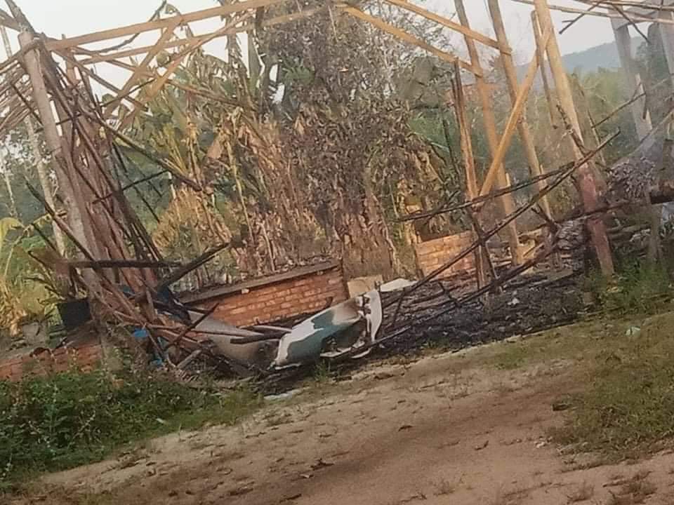 Chanapai247's tweet photo. On Oct 26 , junta's convoy with 15 trucks was blown up near #Pulaw.  As reprisal , they SHOT recklessly near that area , KILLING 1 man , INJURING 1 woman and DAMAGING some houses. On Oct 28 , they ABDUCTED 8 ppl ( 1  was released for paying 15 lakhs of bribes ) ...1/2

#Nov6Coup https://t.co/NtwHjyiNE7